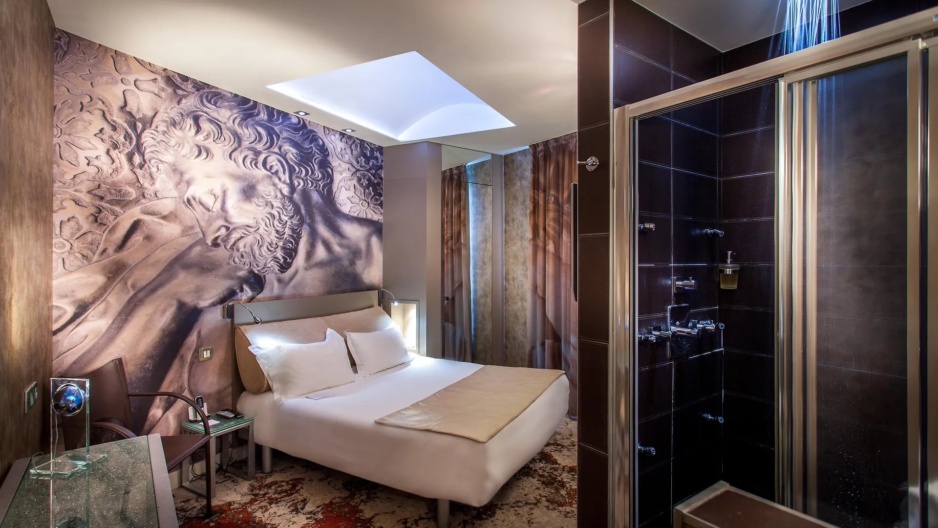 Apostrophe Hotel Paris 3*,