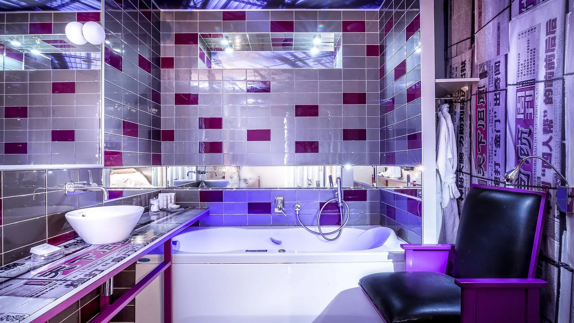Apostrophe Hotel Paris 3*,